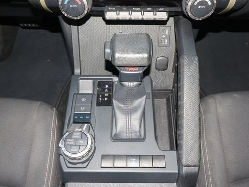 Used 2024 Toyota Tacoma TRD Off-Road image 23