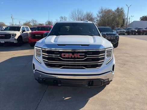 New 2026 GMC Sierra 1500 SLT image 9