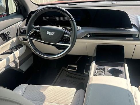 New 2026 Cadillac Vistiq Luxury w/ LPO, Floor Liner Package image 16