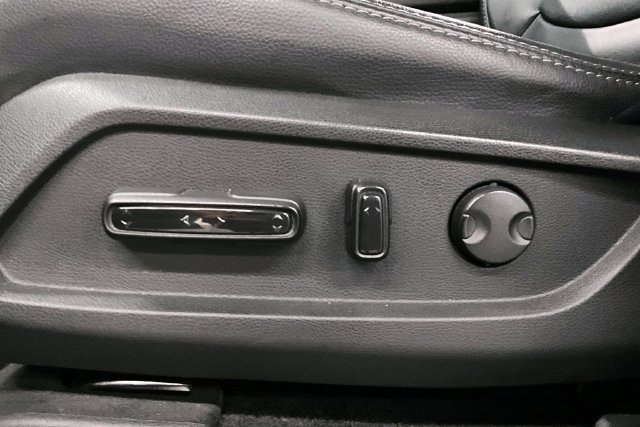 Used 2025 Honda Pilot EX-L image 38