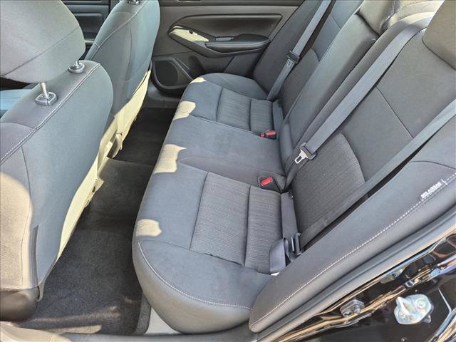 Used 2025 Nissan Altima 2.5 SV FWD image 18
