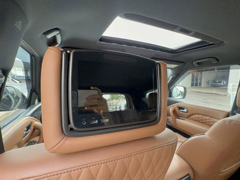 Used 2023 INFINITI QX80 Sensory w/ Cargo Package AWD/4WD image 29