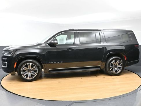 Used 2024 Jeep Wagoneer L Series II w/ Flexible Seating Group AWD/4WD image 6