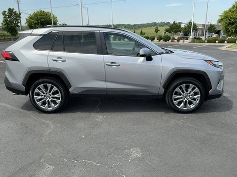 Used 2022 Toyota RAV4 XLE Premium AWD/4WD image 2