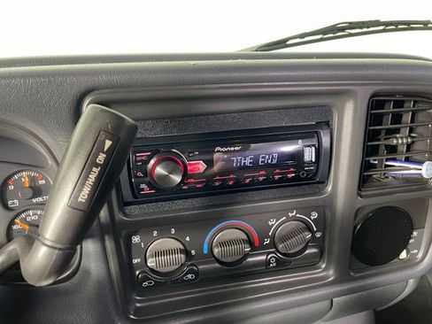 Used 2000 Chevrolet Silverado 2500 LS AWD/4WD image 7