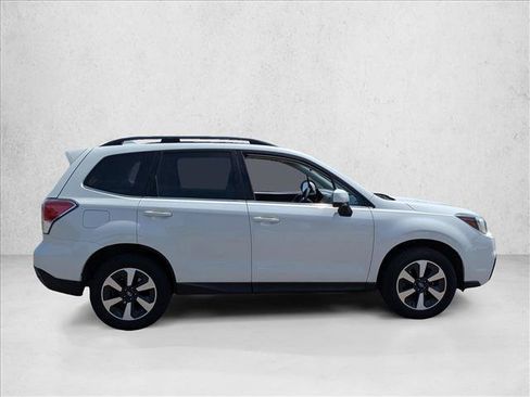 Used 2017 Subaru Forester 2.5i Limited AWD/4WD image 4