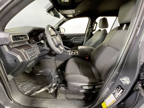 Used 2025 Toyota 4Runner SR5 AWD/4WD image 20