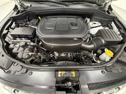 Used 2022 Jeep Grand Cherokee Laredo X AWD/4WD image 30