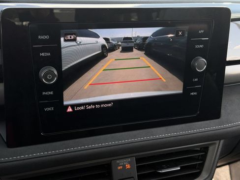New 2026 Volkswagen Taos SE FWD image 19