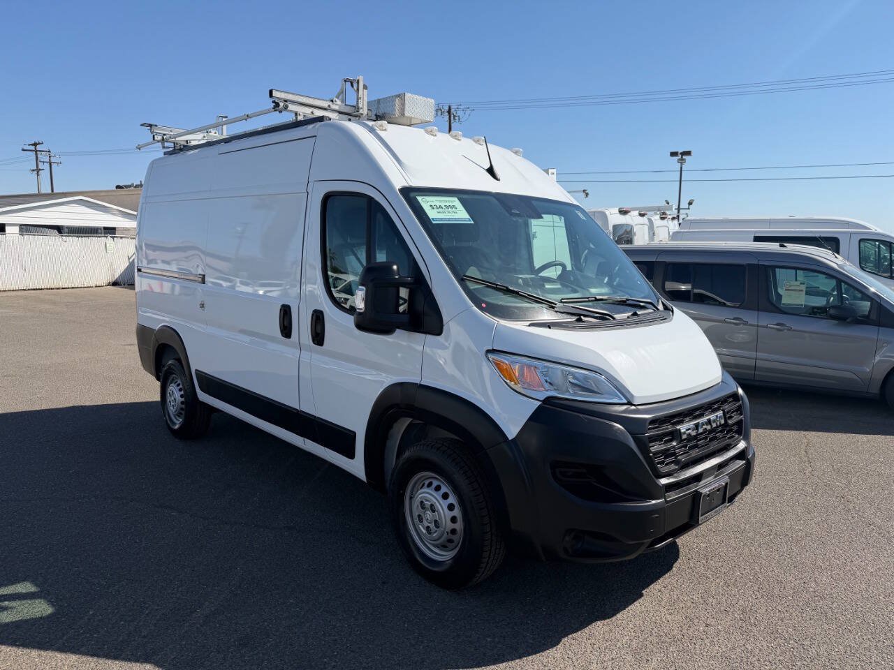 Used 2025 RAM ProMaster 2500 FWD image 2