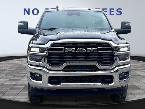 Used 2026 RAM 2500 Big Horn AWD/4WD image 2