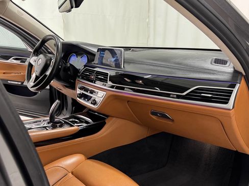 Used 2017 BMW ALPINA B7 xDrive image 16