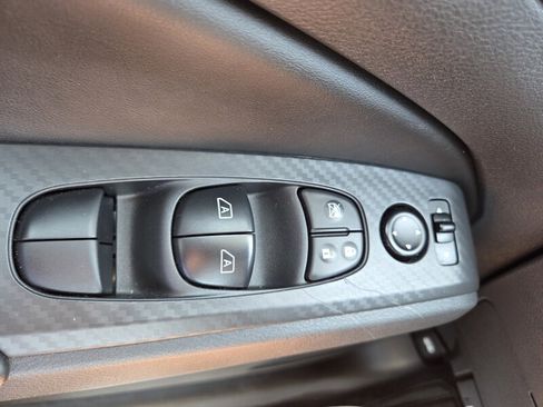 Used 2025 Nissan Altima 2.5 SV FWD image 16
