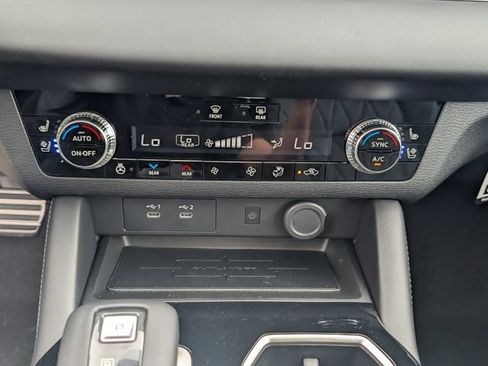 New 2026 Mitsubishi Outlander SEL Black Edition FWD image 21