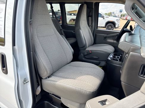 Used 2025 Chevrolet Express 3500 LT w/ LT Preferred Equipment Group RWD image 24