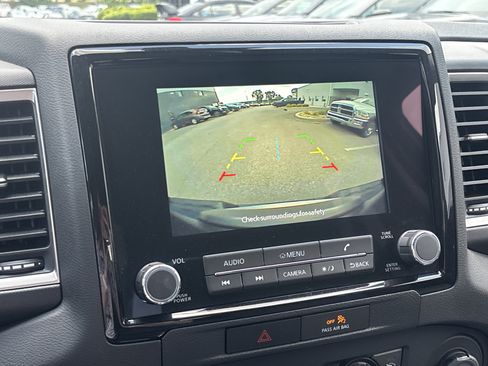 Used 2022 Nissan Frontier SV AWD/4WD image 34