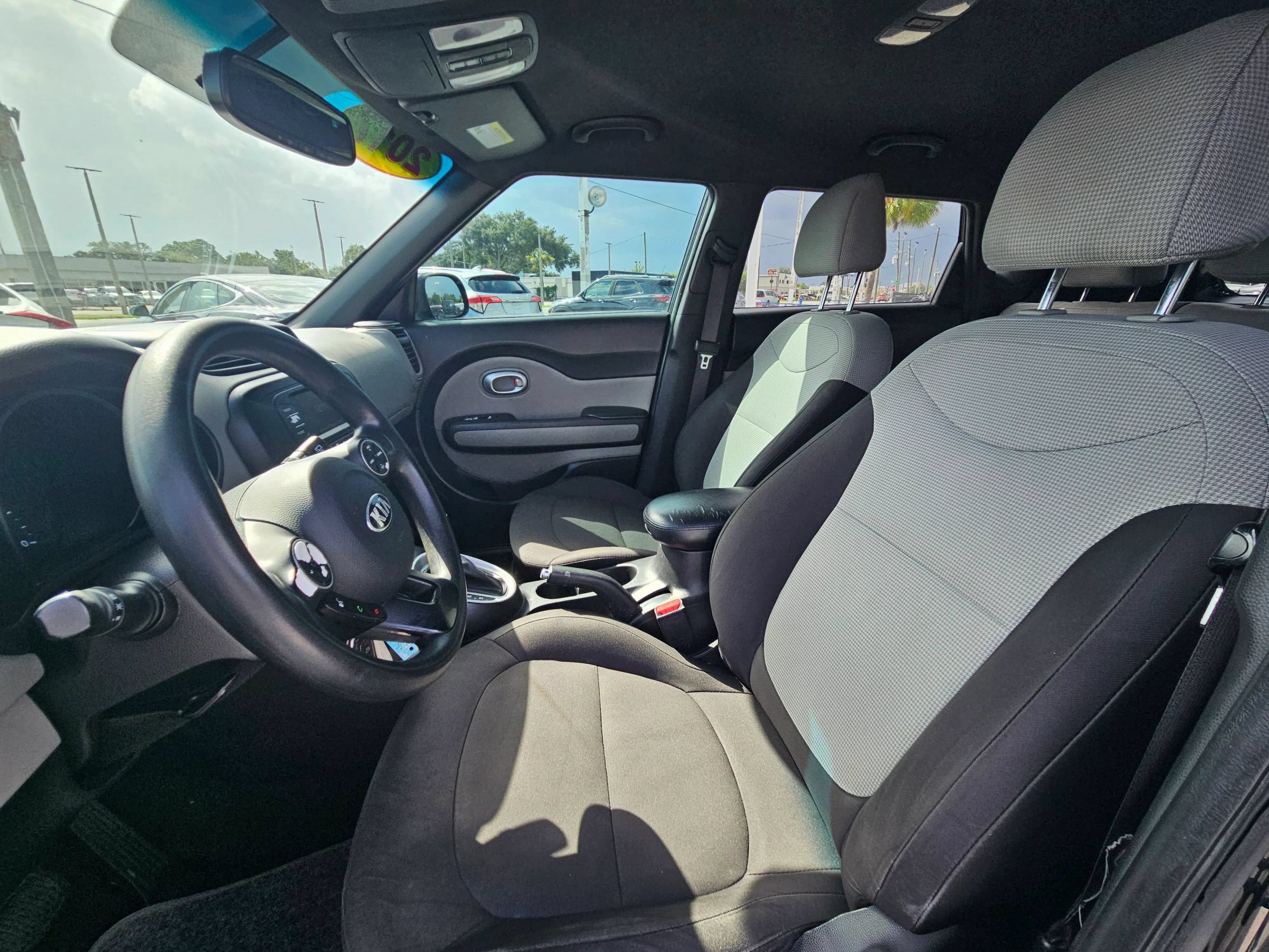 Used 2017 Kia Soul FWD image 14