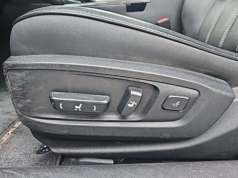 Used 2018 Lexus ES 350 w/ Luxury Package w/Wood Trim image 22