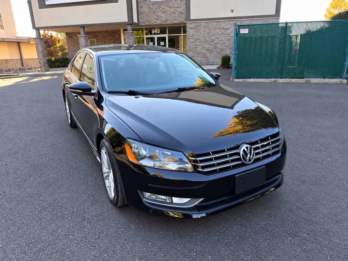 Used 2012 Volkswagen Passat TDI SEL Premium FWD image 7