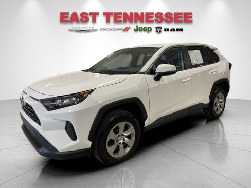 Used 2022 Toyota RAV4 LE AWD/4WD image 7