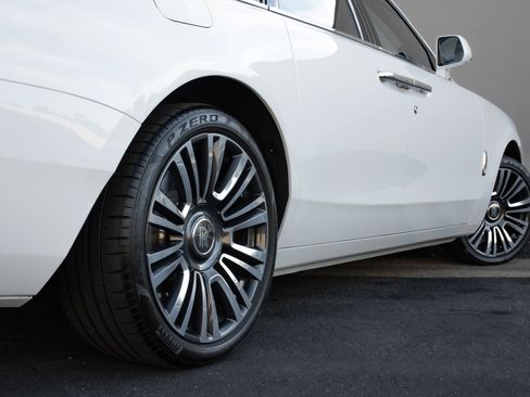 Used 2024 Rolls-Royce Ghost image 34