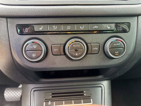 Used 2017 Volkswagen Tiguan Sport image 15