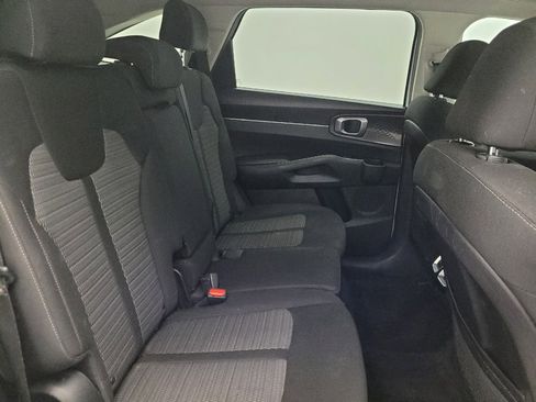 Used 2021 Kia Sorento LX FWD image 19