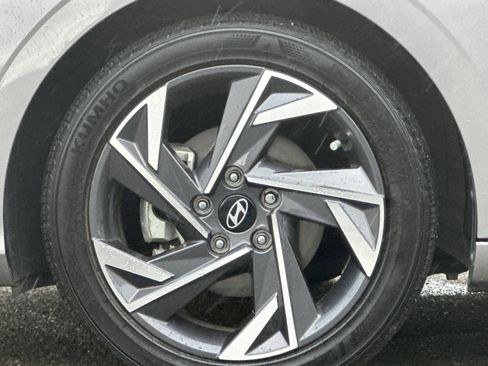Used 2024 Hyundai Elantra SEL w/ Convenience Package image 29