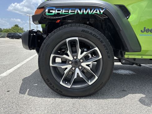 Used 2025 Jeep Wrangler Unlimited Sport S 4xe AWD/4WD image 30