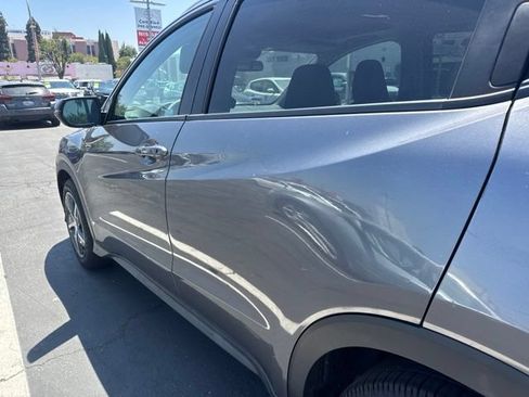 Used 2021 Honda HR-V EX image 3