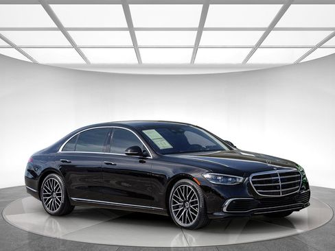 Certified 2022 Mercedes-Benz S 580 4MATIC Sedan w/ Rear Seat Package image 5