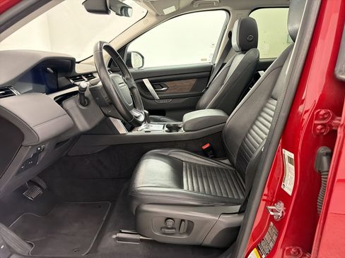 Used 2020 Land Rover Discovery Sport SE image 5