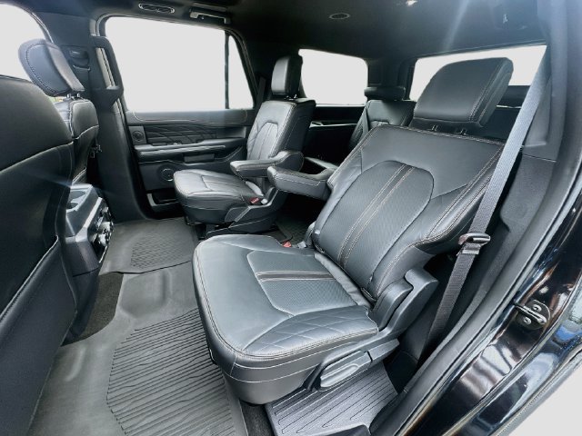 Used 2023 Ford Expedition Platinum AWD/4WD image 26