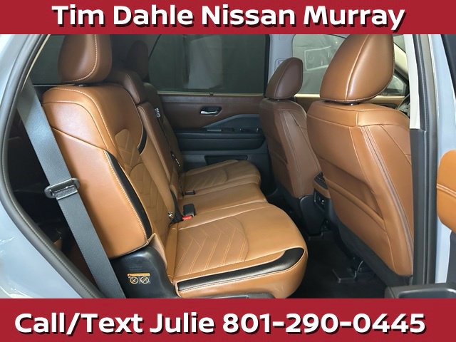 Used 2024 Nissan Pathfinder Platinum w/ Cargo Package AWD/4WD image 18