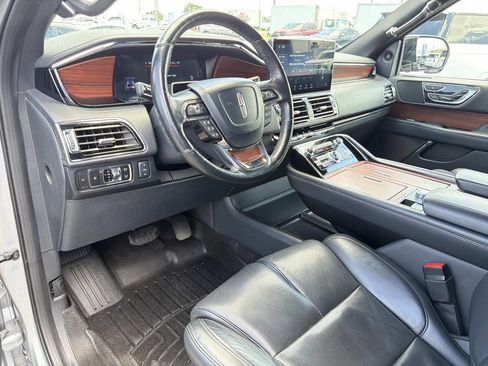 Used 2023 Lincoln Navigator Reserve AWD/4WD image 22