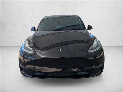 Used 2021 Tesla Model Y Long Range AWD/4WD image 2