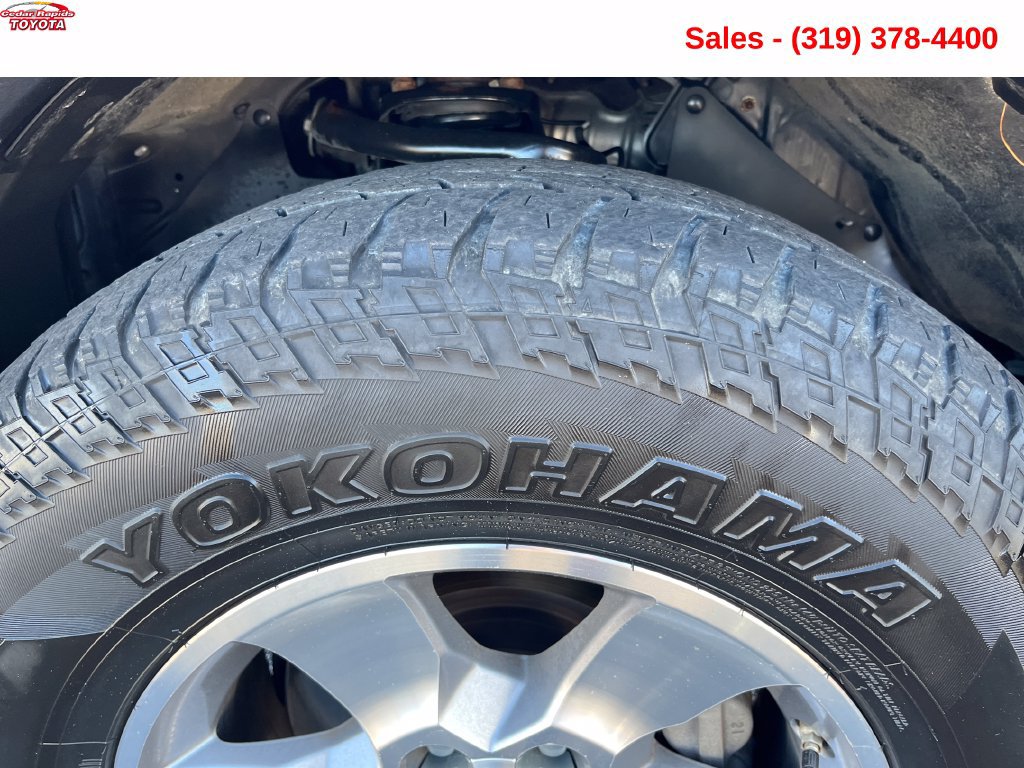 Used 2011 Toyota 4Runner SR5 AWD/4WD image 12