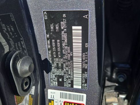 Used 2024 Toyota Highlander LE image 29