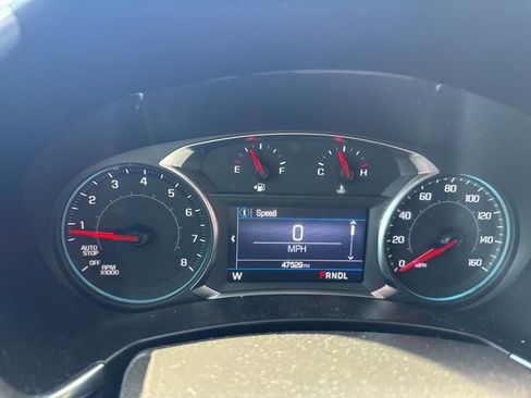 Used 2023 Chevrolet Equinox LT w/ LPO, Floor Liner Package image 5