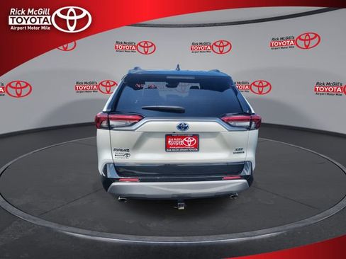 Used 2022 Toyota RAV4 XSE AWD/4WD image 6