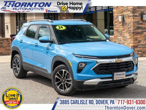 Used 2024 Chevrolet TrailBlazer LT w/ LT Cold Weather Package AWD/4WD image 1