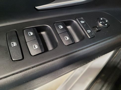 Used 2025 Hyundai Elantra SEL FWD image 27