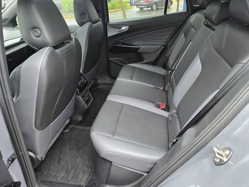 Used 2023 Volkswagen ID.4 Pro S Plus RWD image 19