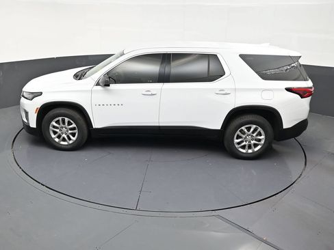 Used 2023 Chevrolet Traverse LS FWD image 13