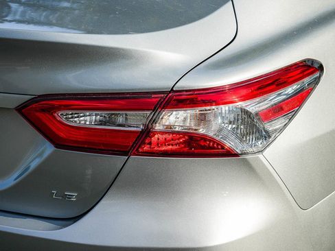 Used 2019 Toyota Camry LE w/ Carpet Mat Package FWD image 7