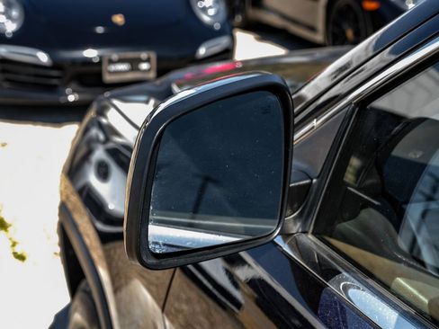 Used 2011 Jeep Grand Cherokee Laredo w/ Security & Convenience Group image 32