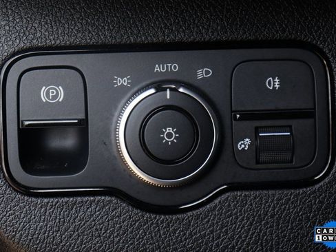 Used 2023 Mercedes-Benz Sprinter 2500 image 18