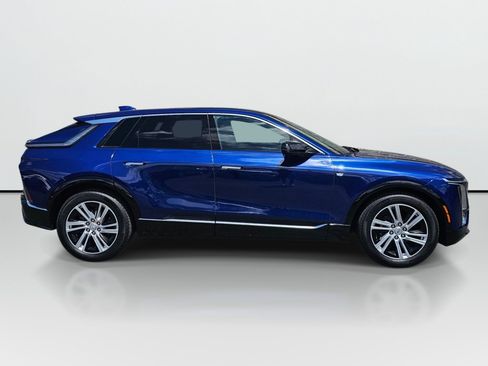 Certified 2024 Cadillac Lyriq Tech RWD image 9