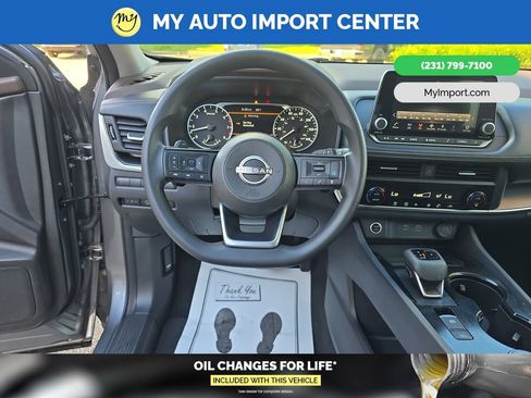 Used 2023 Nissan Rogue SV AWD/4WD image 13
