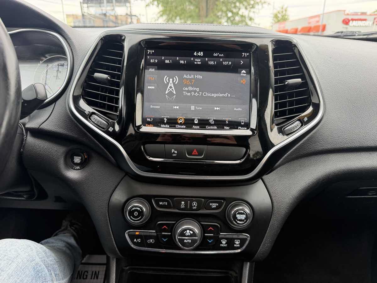 Used 2019 Jeep Cherokee Limited w/ Trailer Tow Group AWD/4WD image 37